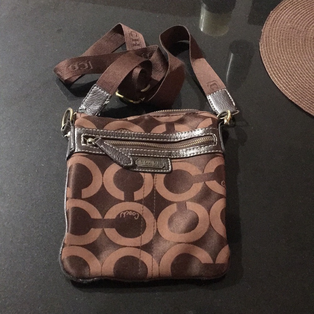 Coach crossbody purse brown.